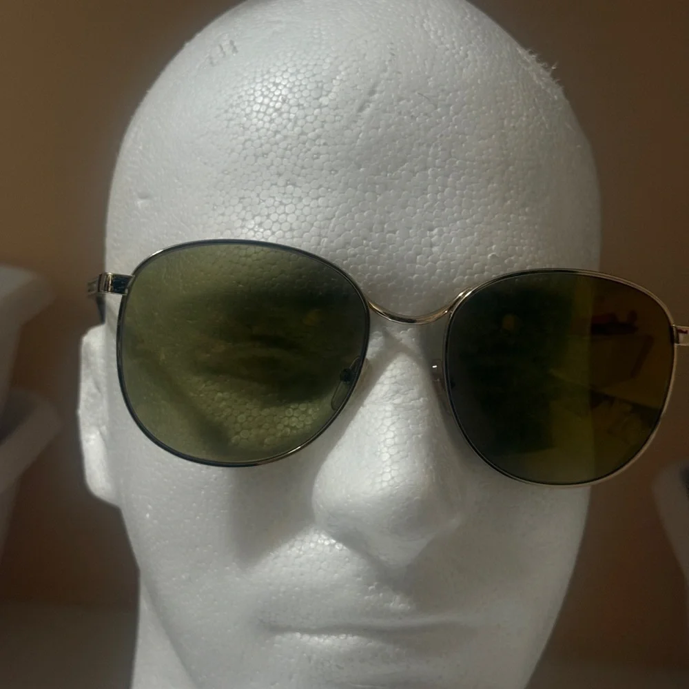 Givenchy Oval Aviator Stylish Aviator Sunglasses with Green Lenses unisex